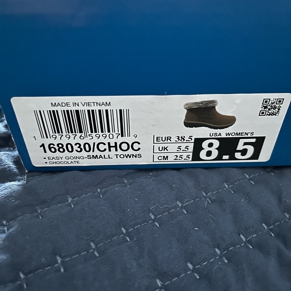 Skechers Tan Fur-Lined Winter Boots slip on size 8.5 - Picture 5 of 5